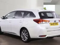 Used Toyota Auris Hybrid 2016 White Estate