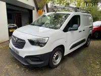Begagnad Vauxhall Combo Edition 100 HK (73 kW) 2019 Vit Van
