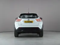 Używany Nissan Juke Acenta 114 KM (83 kW) 2023 Biały SUV