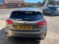 Używany Ford Focus ST-Line 125 KM (91 kW) 2019 Srebrny Hatchback