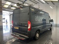 Begagnad Peugeot Boxer 130 HK (95 kW) 2019 Svart Van
