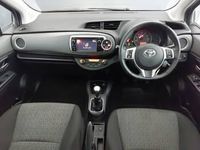 Used Toyota Yaris 101 HP (74 kW) 2014 Silver Hatchback