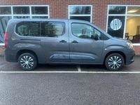 Used Vauxhall Combo Design Edition 110 HP (80 kW) 2019 Grey MPV