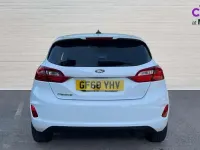 Używany Ford Fiesta Titanium 100 KM (73 kW) 2018 Biały Hatchback