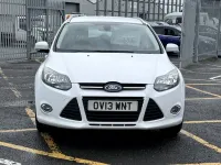 Begagnad Ford Focus Zetec 125 HK (91 kW) 2013 Vit Kombi