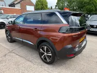 Usado Peugeot 5008 GTi 130 HP (95 kW) 2022 Castanho SUV