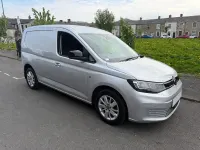 Usado VW Caddy Pro 102 HP (75 kW) 2023 Prateado Monovolume