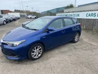 Used Toyota Auris Hybrid 2016 Blue Hatchback