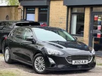 Käytetty Ford Focus Titanium 2018 Musta Viistoperä