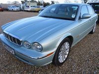 Używany Jaguar XJ6 SE 2003 Srebrny Sedan/Limuzyna