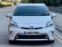Used Toyota Prius 136 HP (100 kW) 2020 White Hatchback