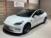 Używany Tesla Model 3 Long Range AWD 77 kW (106 KM) 2021 Biały Sedan/Limuzyna