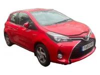 Second-hand Toyota Yaris Hybrid 101 CP (74 kW) 2015 Roșu Hatchback