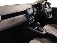 Used Renault Clio V Evolution 145 HP (106 kW) 2024 Red Hatchback