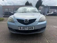 Usado Mazda 3 105 HP (77 kW) 2007 Prateado Citadino