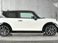 Used Mini Cooper S Hatch 201 HP (147 kW) 2025 White Hatchback