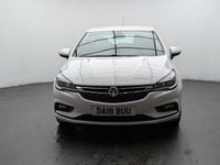 Used Vauxhall Astra Elite 110 HP (80 kW) 2017 White Hatchback