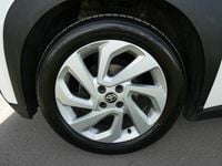Usado Toyota Aygo PURE 72 CV (52 kW) 2023 Blanco Utilitario