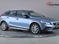 Used Volvo V40 Pro 152 HP (111 kW) 2017 Blue Hatchback