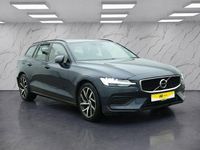 Used Volvo V60 Momentum 250 HP (183 kW) 2019 Blue Estate