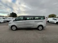 Usado Ford Tourneo Titanium 130 CV (95 kW) 2022 Plateado Monovolumen