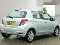 Used Toyota Yaris Multidrive S 99 HP (72 kW) 2012 Silver Hatchback