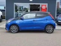 Used Toyota Aygo X-clusiv 72 HP (52 kW) 2018 Blue Hatchback
