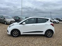 Used Hyundai i10 Premium 2015 White Hatchback
