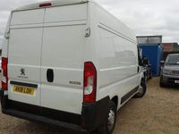 Begagnad Peugeot Boxer 130 HK (95 kW) 2018 Vit Van