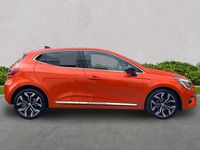 Begagnad Renault Clio V Techno 90 HK (66 kW) 2022 Orange Halvkombi