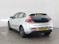 Used Volvo V40 Momentum 122 HP (89 kW) 2019 Silver Hatchback