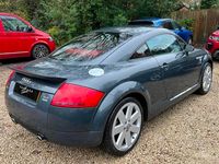 Begagnad Audi TT Exclusive 250 HK (183 kW) 2004 Grå Sportkupé