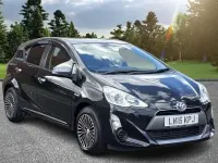 Used Toyota Yaris 100 HP (73 kW) 2015 Black Hatchback