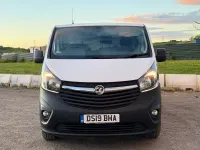 Second-hand Vauxhall Vivaro 120 CP (88 kW) 2019 Alb Monovolum