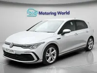 Second-hand VW Golf VIII R-line 130 CP (95 kW) 2023 Argintiu Hatchback