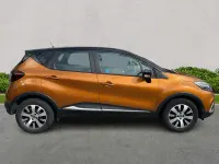 Used Renault Captur Play 90 HP (66 kW) 2018 Orange/black SUV