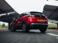 Used Peugeot 3008 Active 120 HP (88 kW) 2017 Red Hatchback