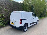 Second-hand Vauxhall Combo Edition 100 CP (73 kW) 2019 Alb Monovolum
