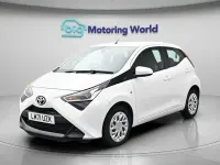 Usado Toyota Aygo X-play 71 CV (52 kW) 2021 Blanco Utilitario