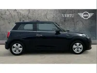 Usado Mini Cooper Comfort 136 CV (100 kW) 2022 Negro Utilitario
