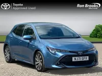 Used Toyota Corolla Design 122 HP (89 kW) 2021 Blue Hatchback