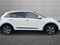 Used Kia Niro 139 HP (102 kW) 2021 White SUV