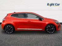 Used Renault Clio Techno 143 HP (105 kW) 2025 Valencia orange Hatchback