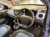 Used Hyundai i10 SE 67 HP (49 kW) 2014 Blue Hatchback