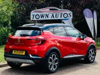 Used Renault Captur Version S 143 HP (105 kW) 2021 Red/black SUV