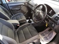 Begagnad VW Touran SE 190 HK (139 kW) 2015 Svart Minibuss