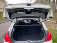 Gebraucht Peugeot 308 Active 2013 Weiß Kleinwagen