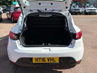 Used Renault Clio Dynamique 90 HP (66 kW) 2016 White Hatchback