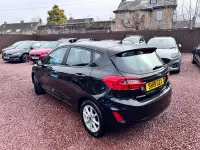 Usado Ford Fiesta Zetec 100 HP (73 kW) 2019 Preto Citadino