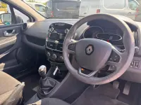 Used Renault Clio Play 90 HP (66 kW) 2017 White Hatchback